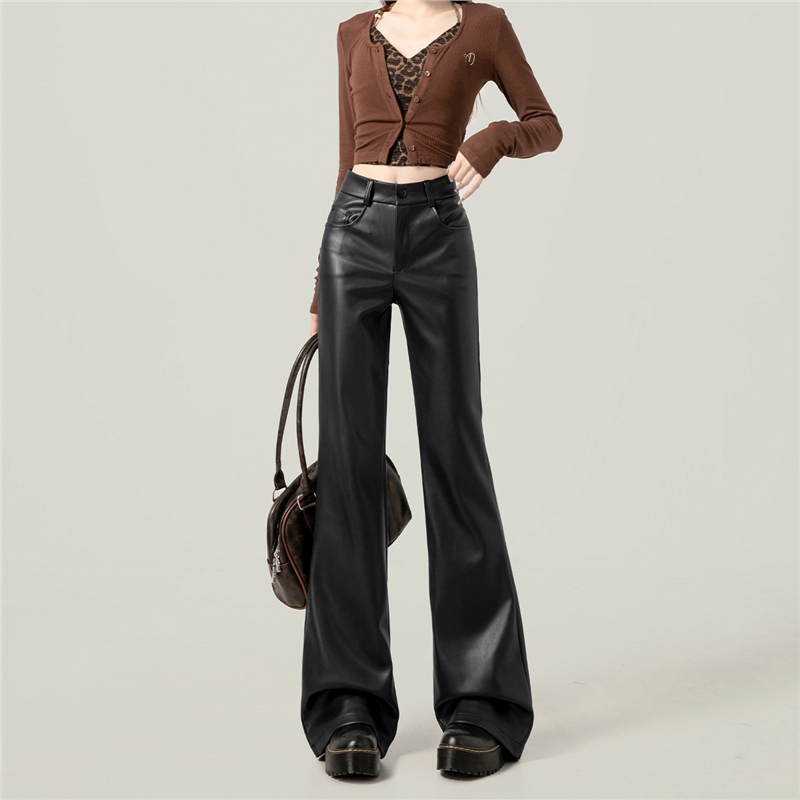 美式黑色微喇皮裤女2025年秋季新款高腰显瘦加绒酷飒风格喇叭裤子