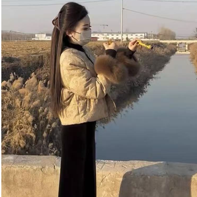 新中式复古优雅高端冬季新款大气提花时髦短款毛毛袖子棉服外套潮