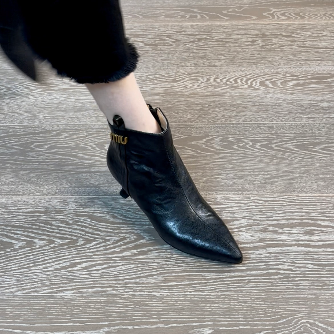 5CM羊皮绒里尖头瘦瘦靴短靴秋冬软底弹力靴女靴中跟法式侧拉链鞋