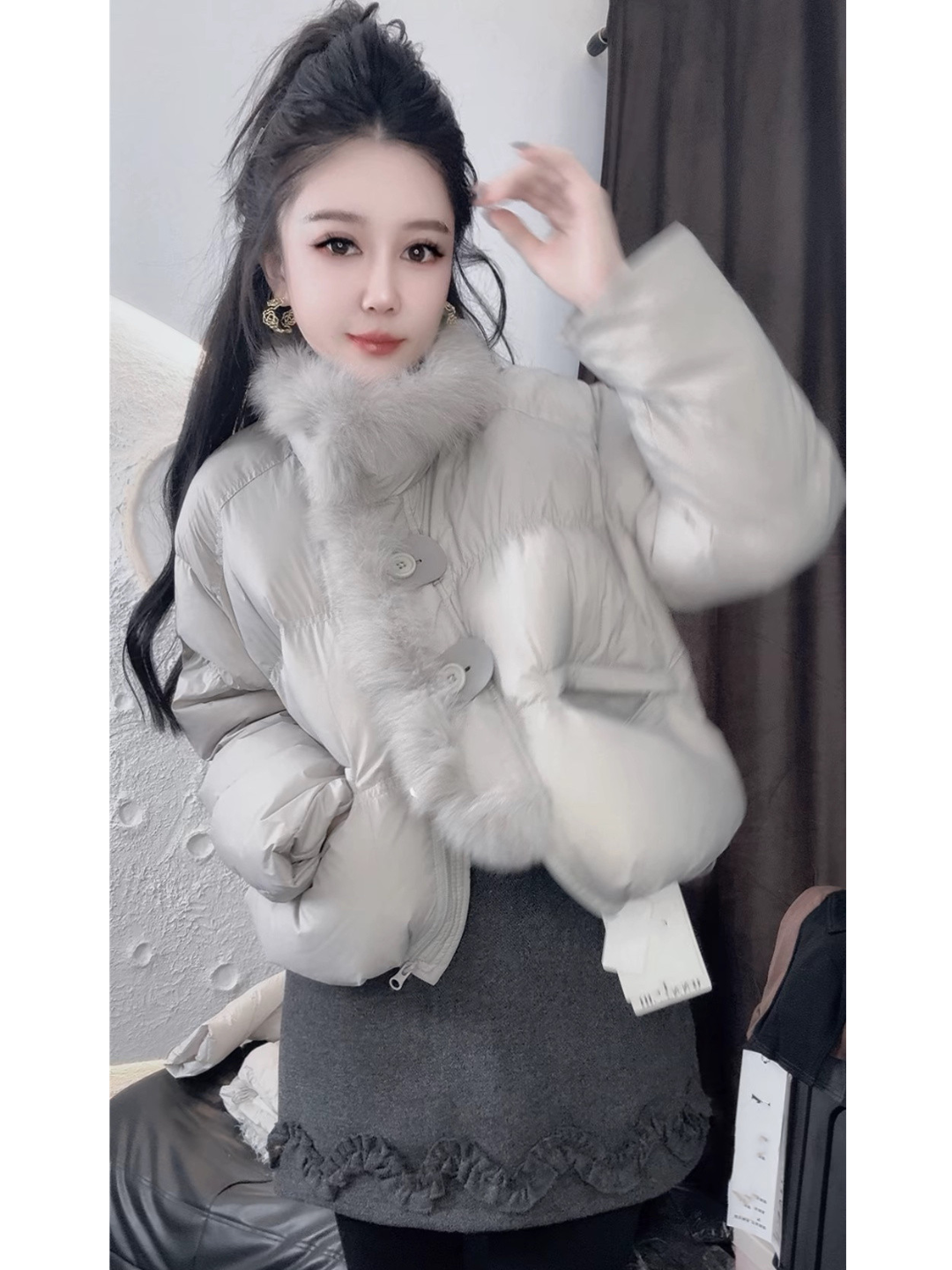 2025冬季新款时尚毛领短款面包泡芙棉服女收腰高级感炸街棉衣外套