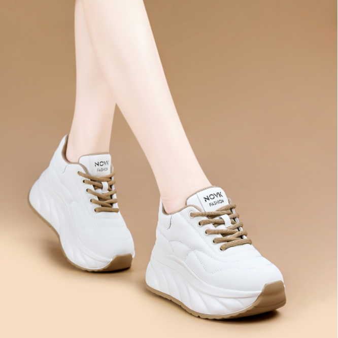 2025秋季新款巨好看软底运动休闲鞋百搭潮流松糕厚底内增高小白鞋