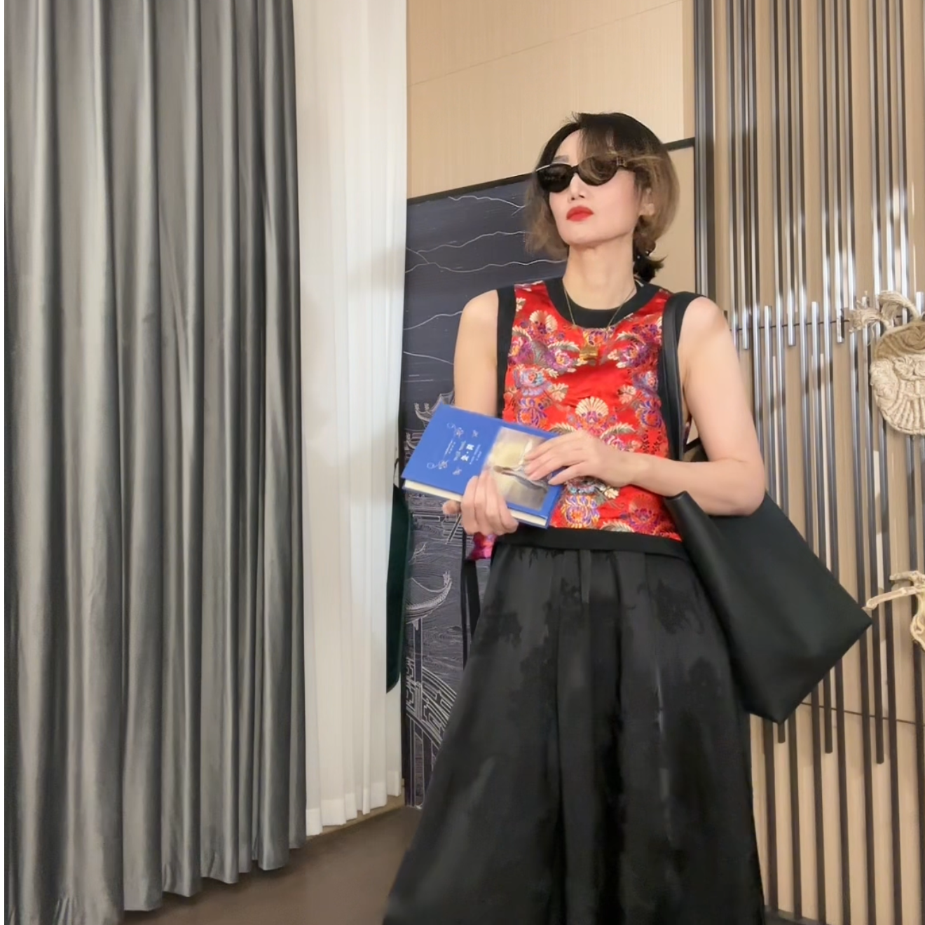 【喜气洋洋】红shop2025原创提花织锦缎新中式云肩马甲（大红自留款）