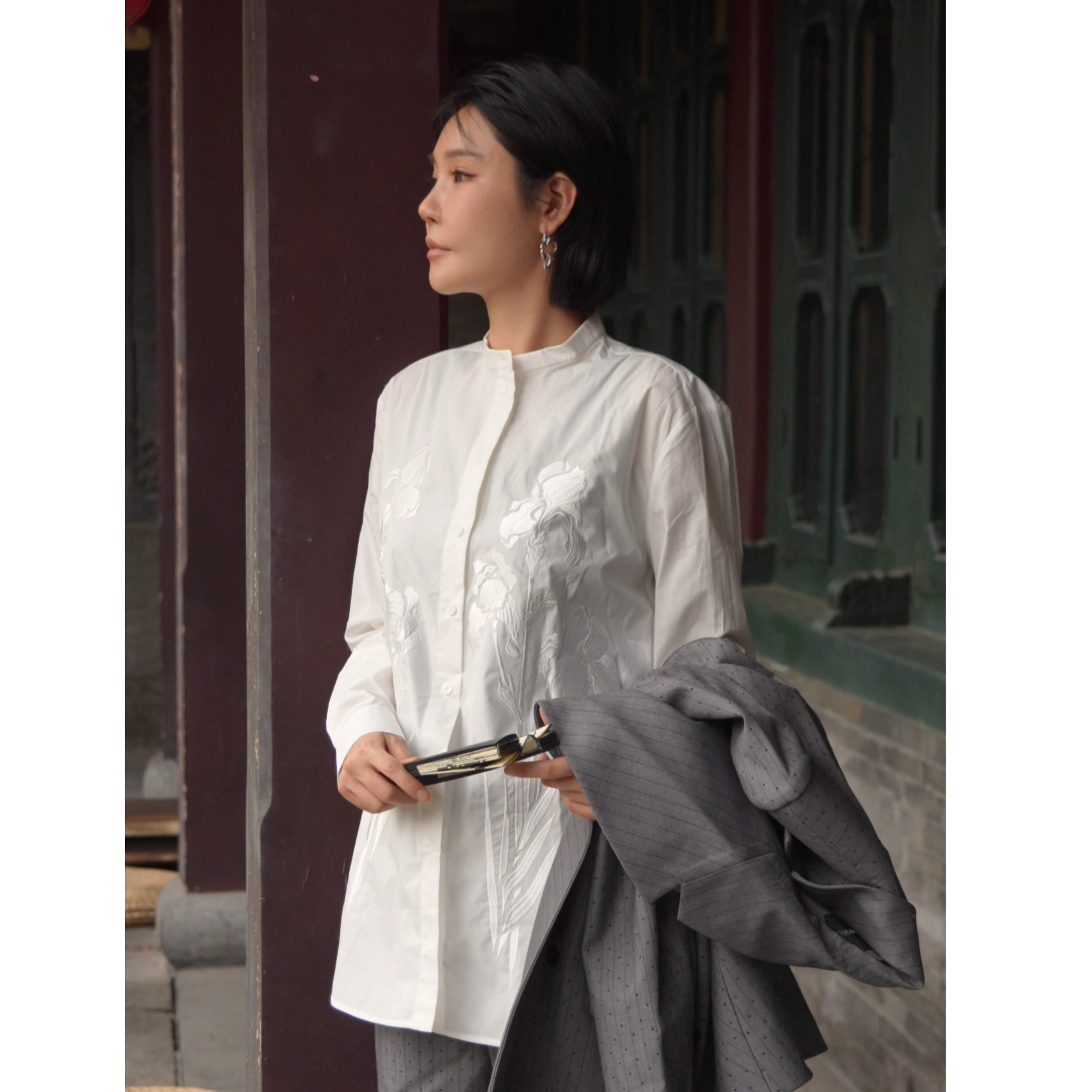 M essential鸢尾刺绣小立领直身衬衫