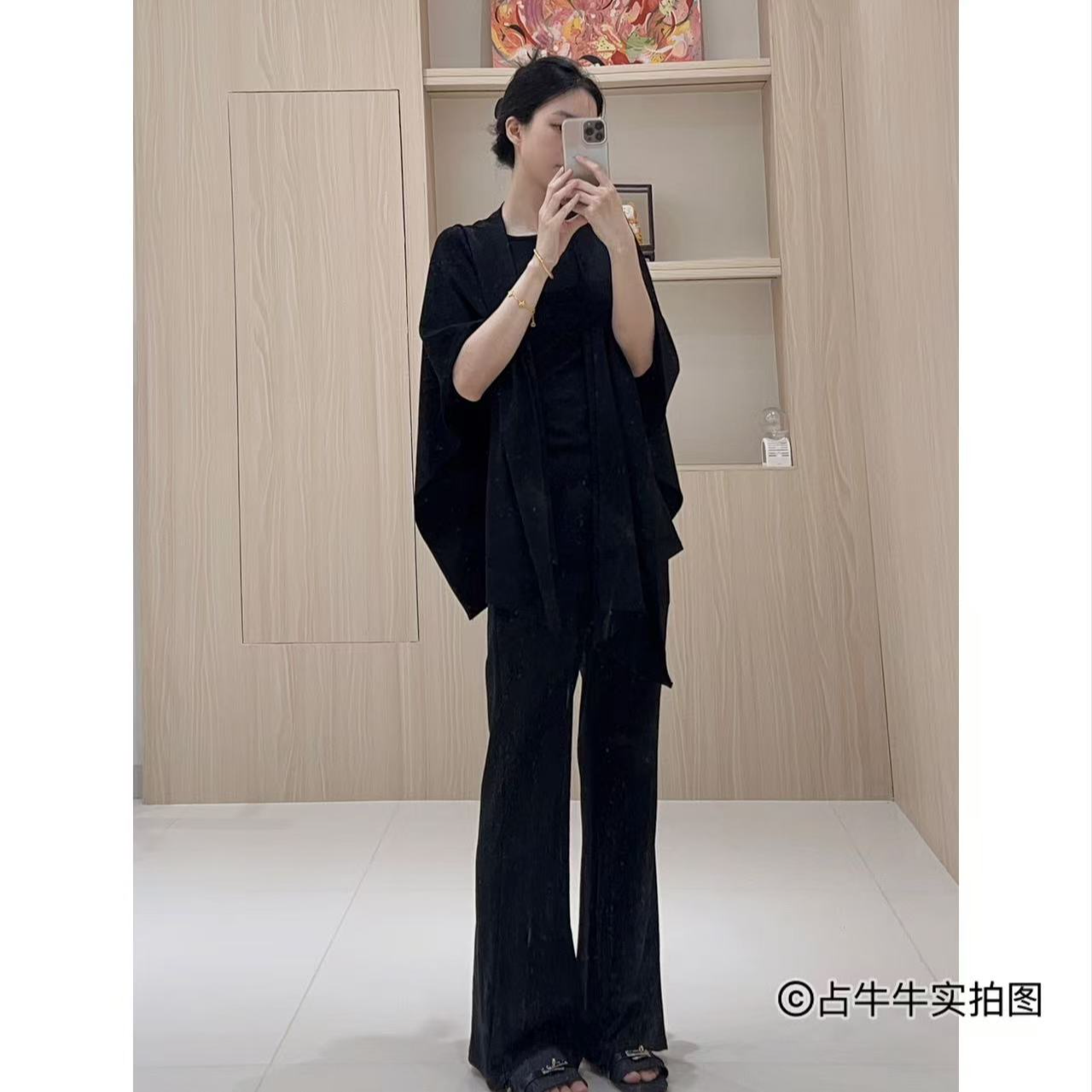 占牛牛I.NUNIU 超！显！瘦！收腰小上衣+微喇裤+披肩三件套