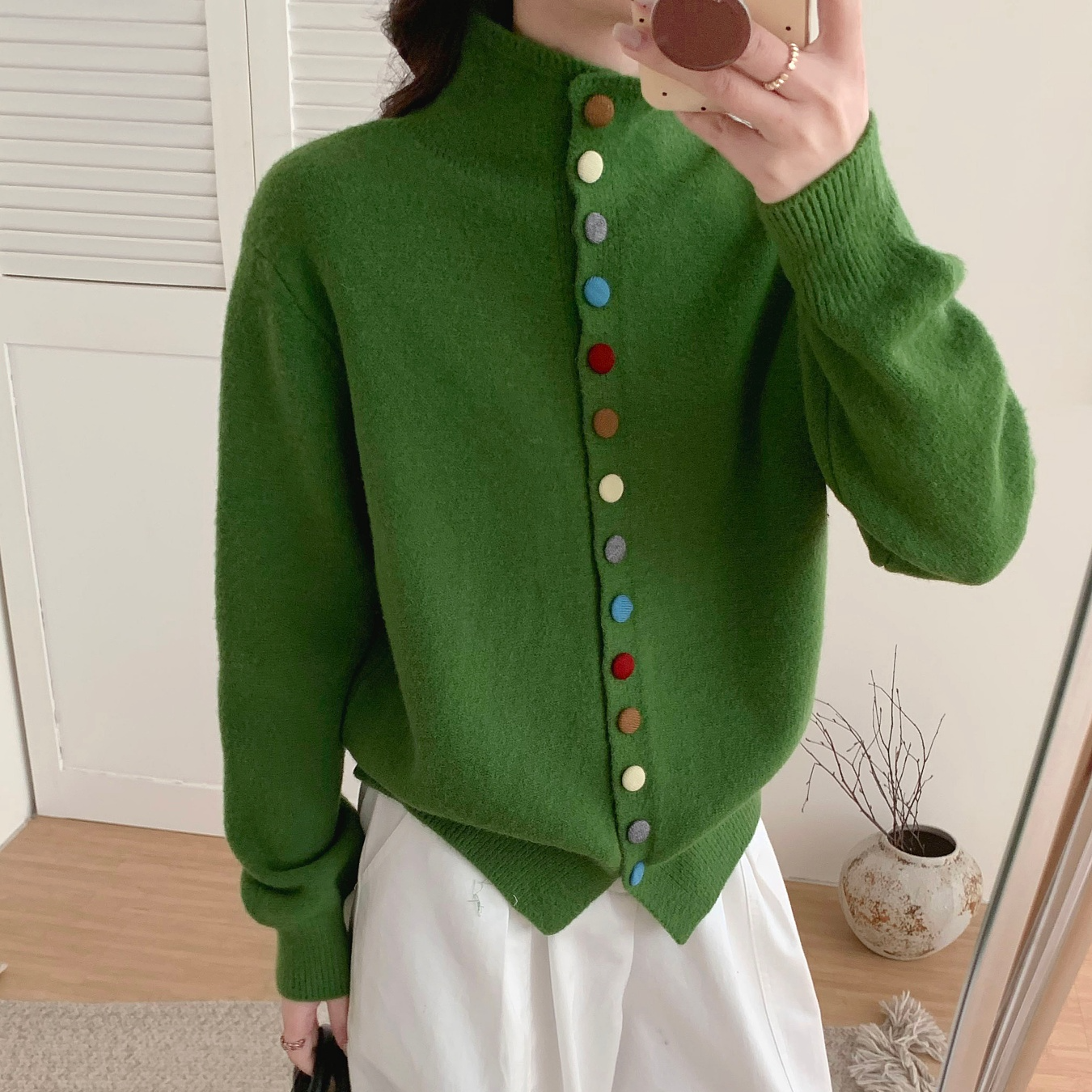 2025秋冬新款设计感单排彩扣温柔软糯针织开衫撞色上衣