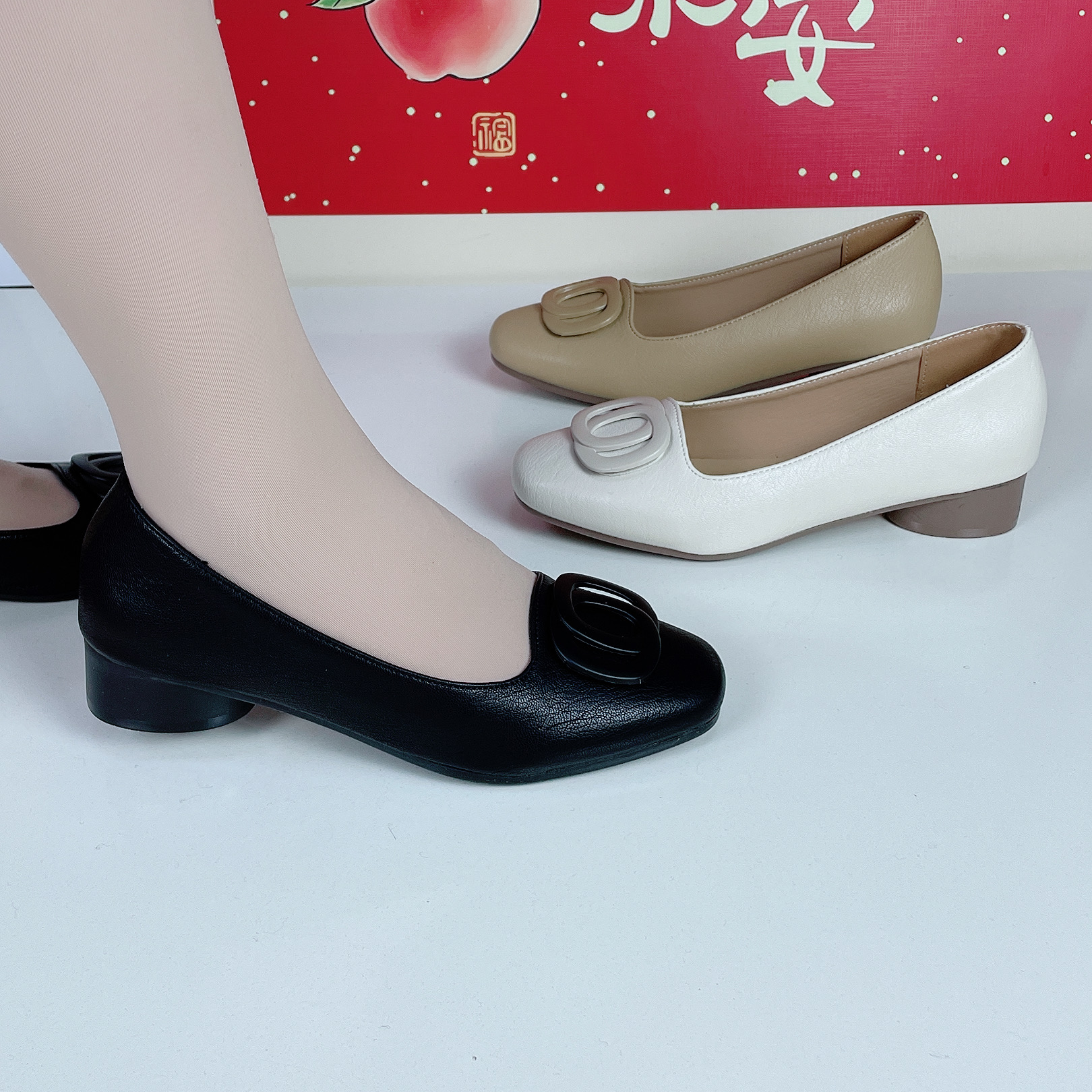 （夏季）舒适胶粘搭扣一字式扣带磨砂皮单鞋粗跟夏季时尚跟鞋女鞋