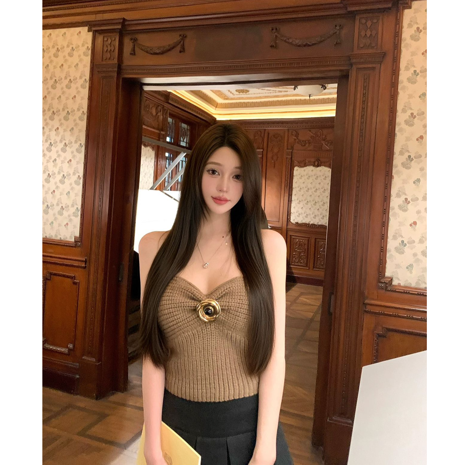 【榛果暖绒】可拆卸金属胸针质感抹胸上衣配显瘦高腰半身裙时尚套装