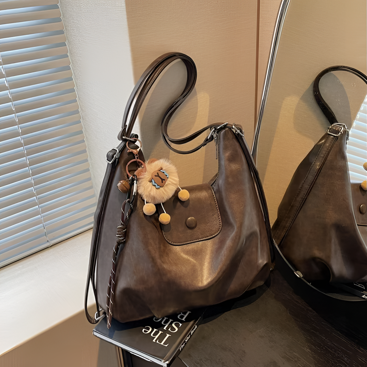 新款大容量包包多功能女单肩包复古上班斜挎包便携包通勤双肩包