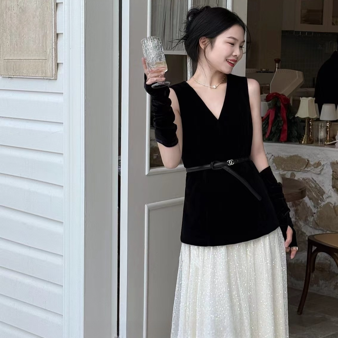 2026春季新款黑色高级感无袖v领独特别致小衫上衣百搭亮片半身裙