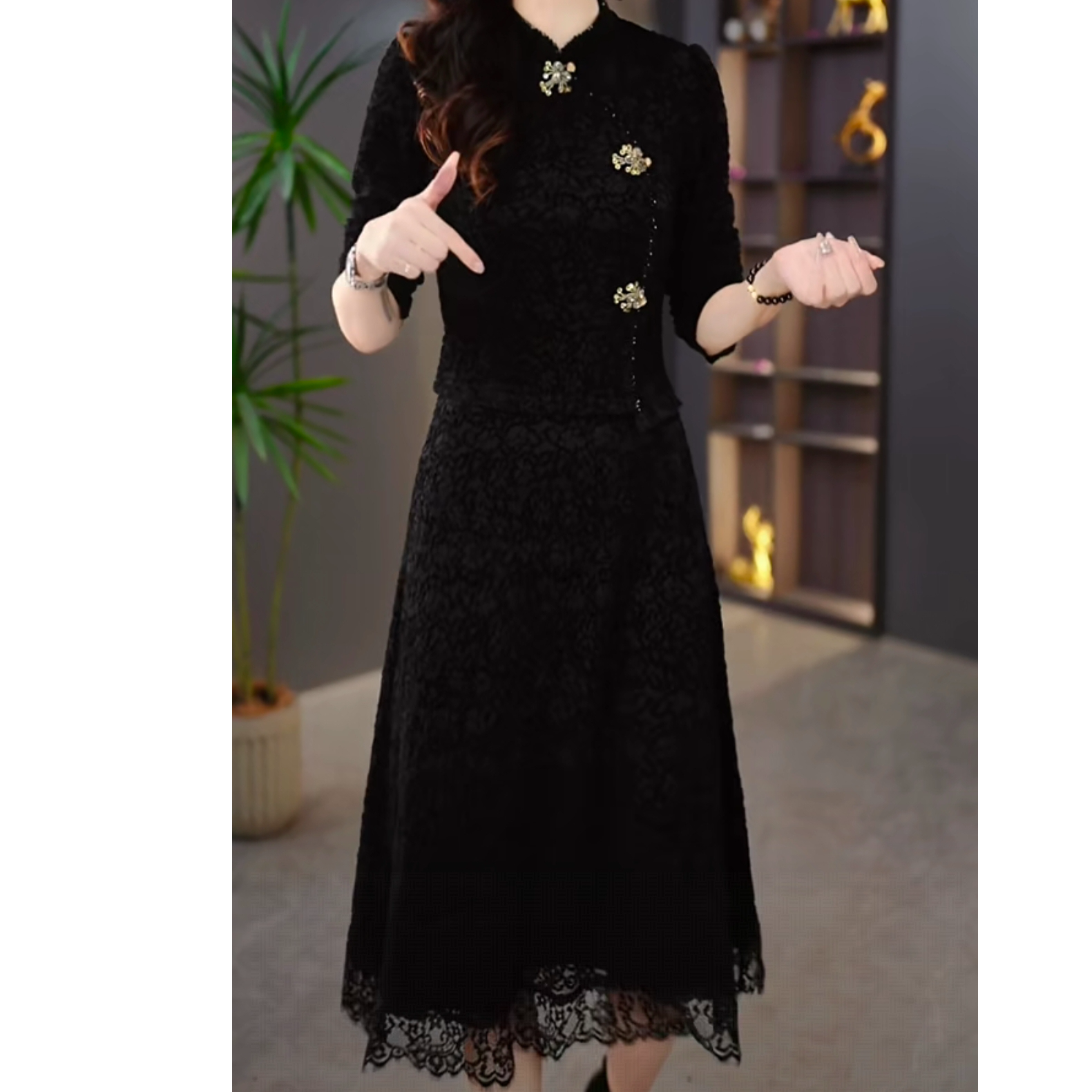 启幕【QM直播专享】2025冬季加绒加厚时尚洋气蕾丝打底显瘦连衣裙