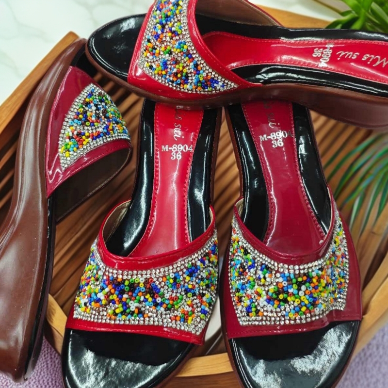 泰国原装进口珠子手工百搭水钻拖鞋坡跟凉拖鞋时尚平底外穿