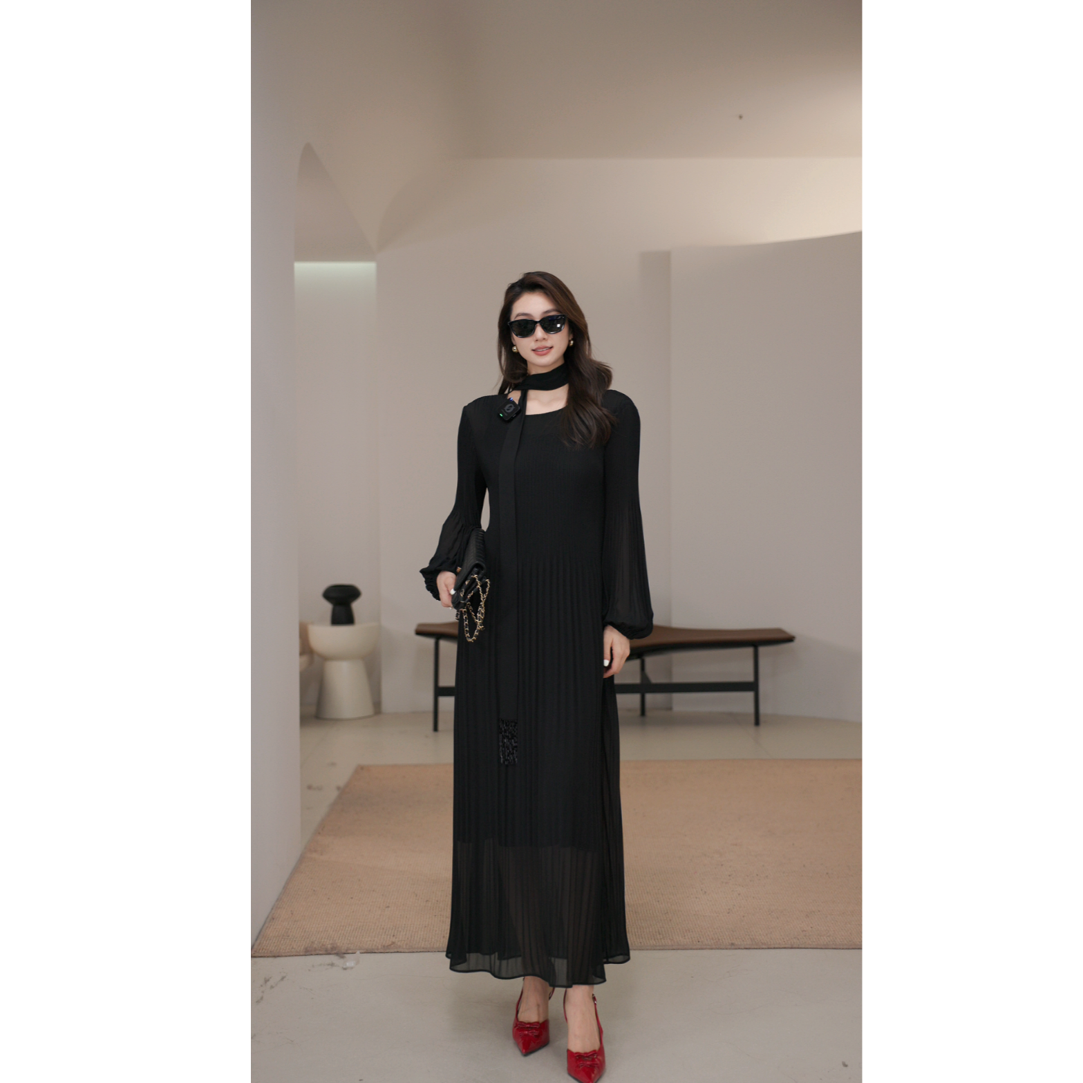 LYNEE【黑色里拉琴】中长款压褶连衣裙女打底内搭裙子LGD2FAW071