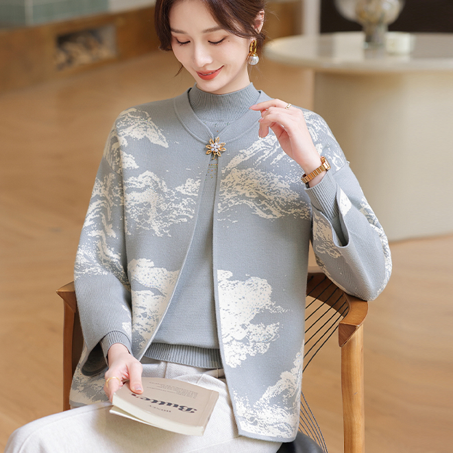 2025秋季新款中老年外套针织衫两件套女装上衣洋气妈妈装毛衣套装