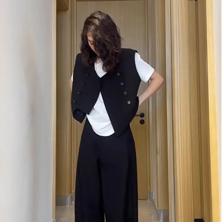 欧货叠穿设计感小众双排扣西装马甲女外搭无袖坎肩马夹上衣百搭女