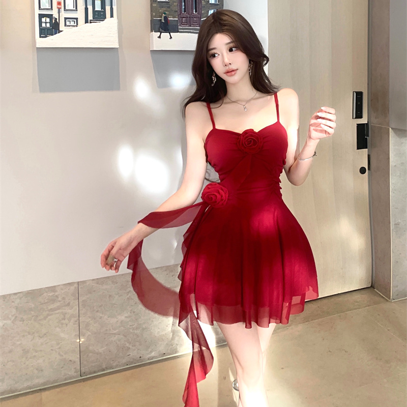 夏季新款设计感飘带荷叶边连衣裙显瘦气质法式绝美海边度假吊带裙