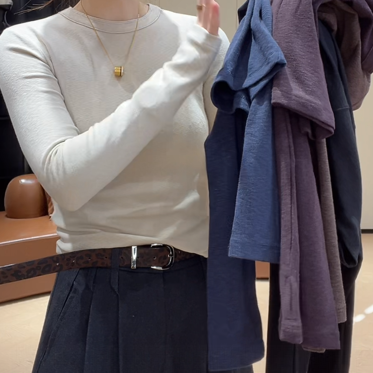 显瘦圆领简约纯色百搭长袖打底衫女2025新款秋冬内搭时尚修身T恤