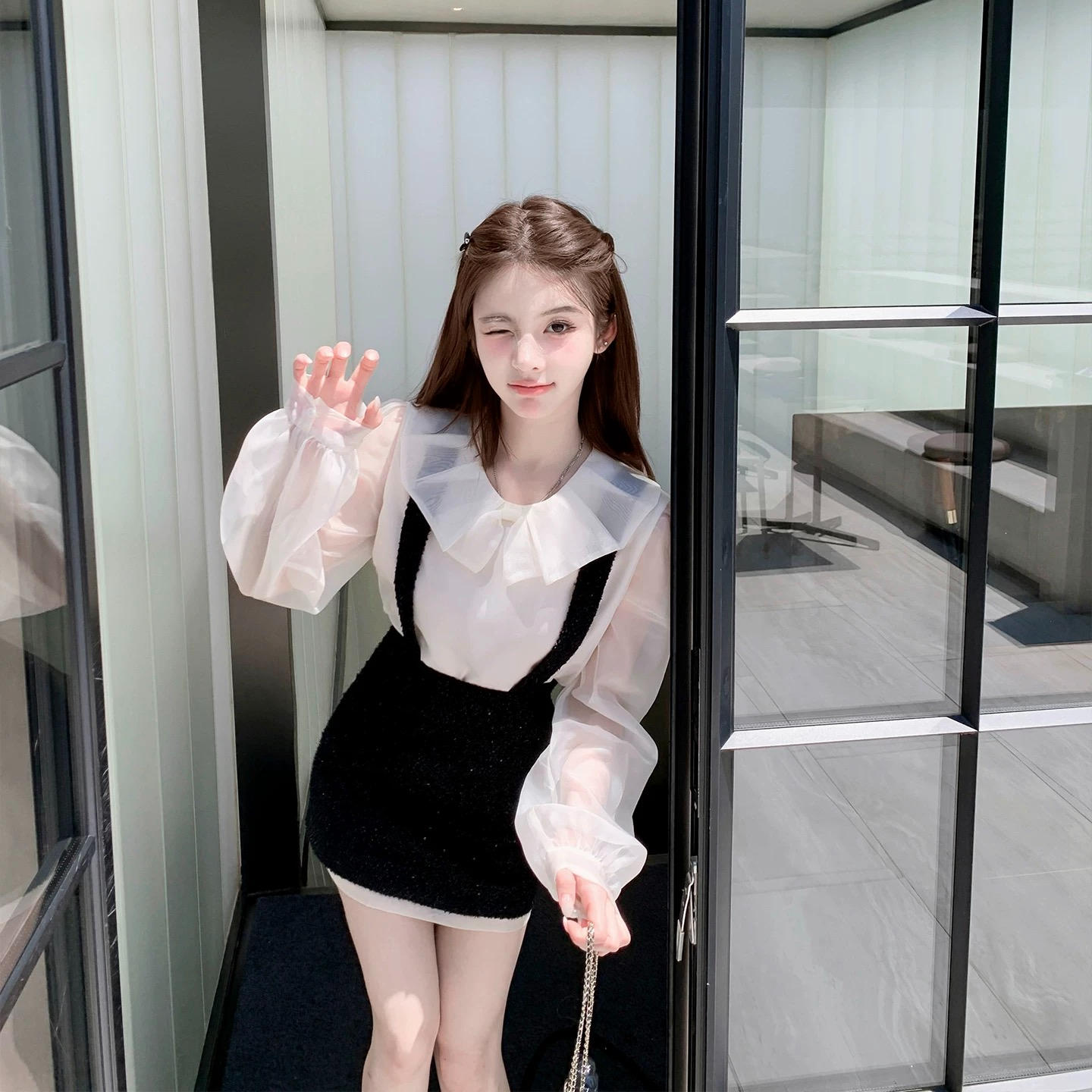 【古堡少女】2025早秋新款韩系甜美珠光纱长袖上衣配细闪背带裙套装