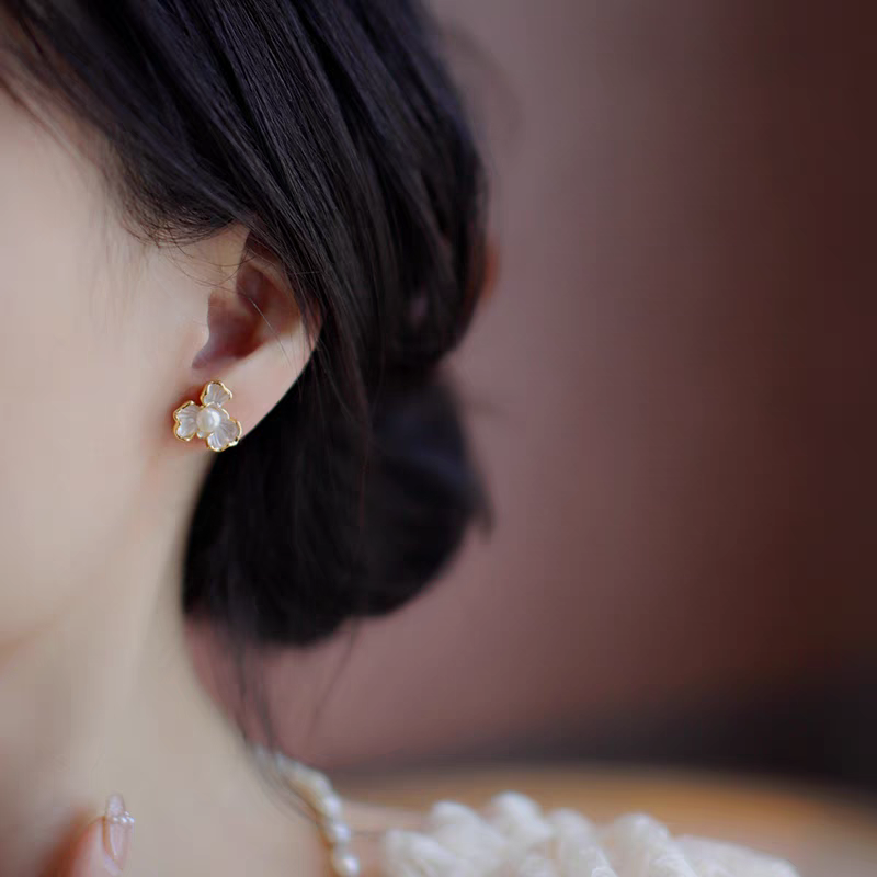 法式复古鸢尾花淡水珍珠耳钉女高级感气质花朵耳环2025年新款爆款