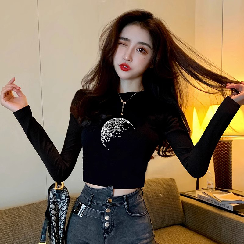 高级感超好看黑色长袖短款体恤女小个子春秋性感T恤穿搭紧身上衣