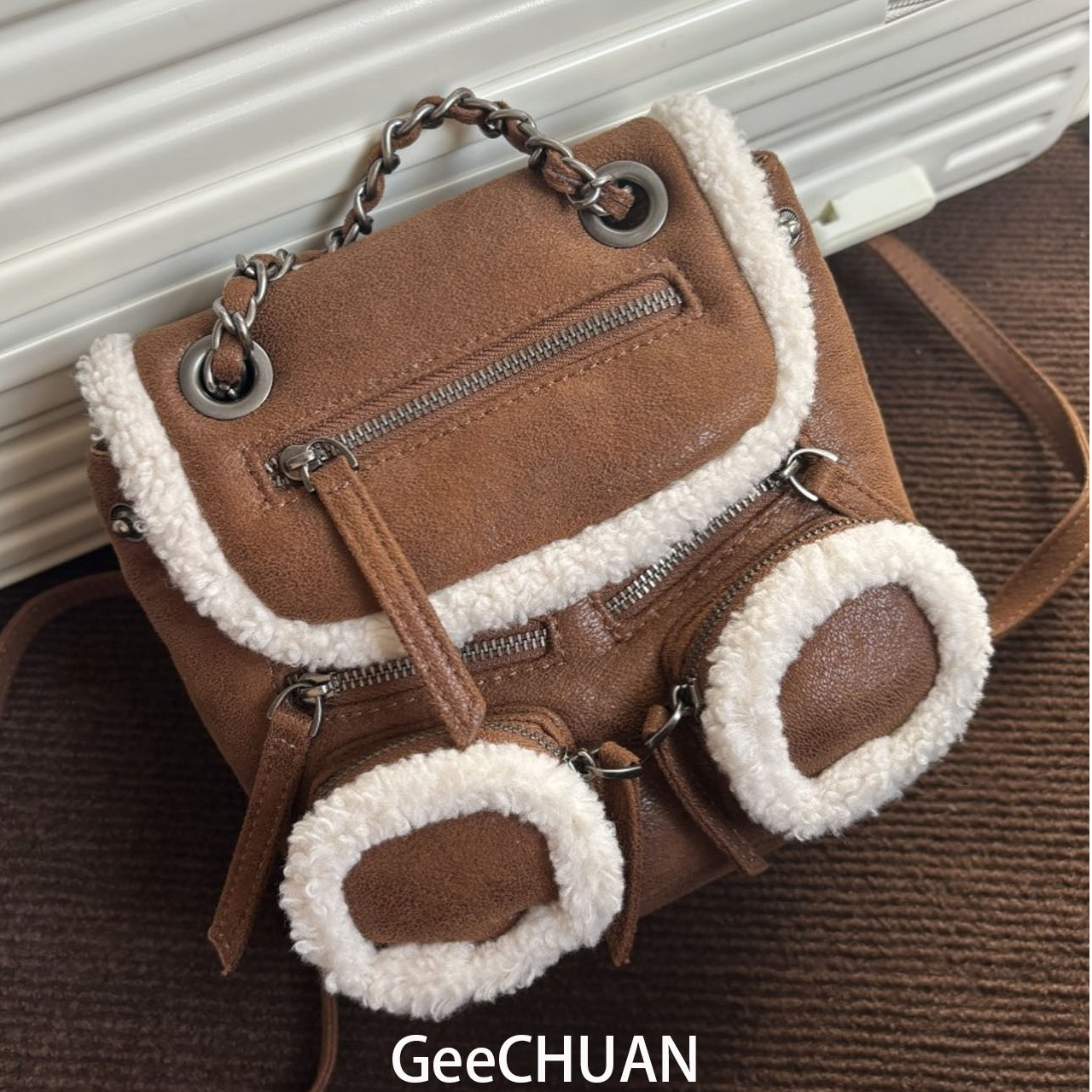GeeCHUAN美拉德风复古毛边链条双肩包百搭大容量实用口袋上课背包