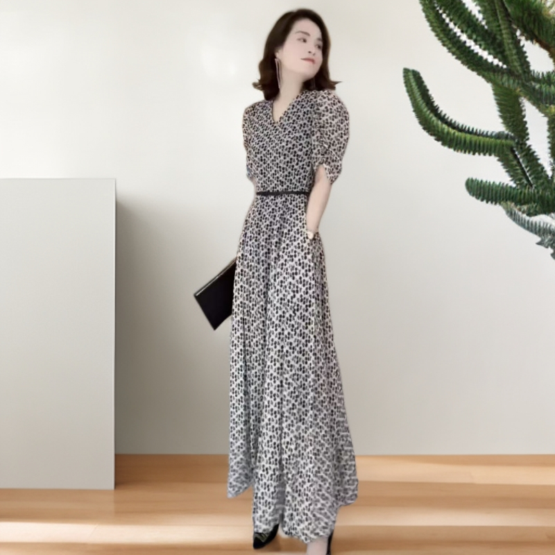 时尚碎花V领长款连衣裙2025夏季新款显瘦收腰复古优雅25600