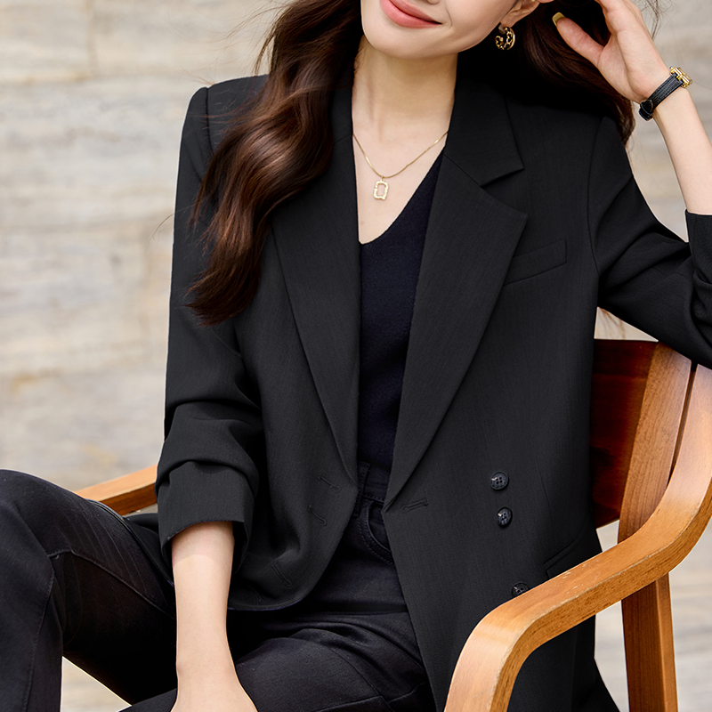 西装女春秋新款宽松显瘦时尚百搭休闲洋气排扣设计感轻奢西服外套