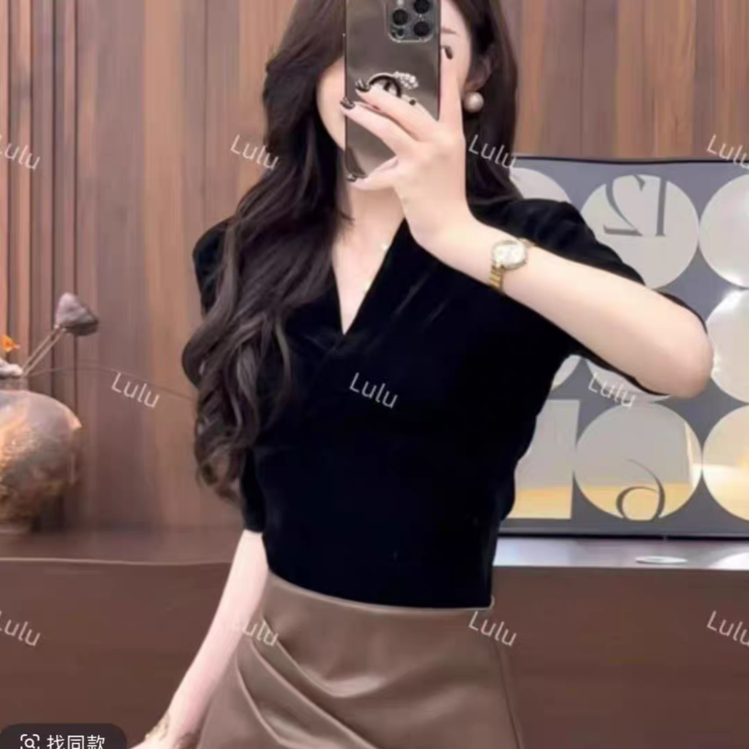 黑色金丝绒长袖女春秋欧货漂亮小衫深V领露锁骨t恤修身打底上衣