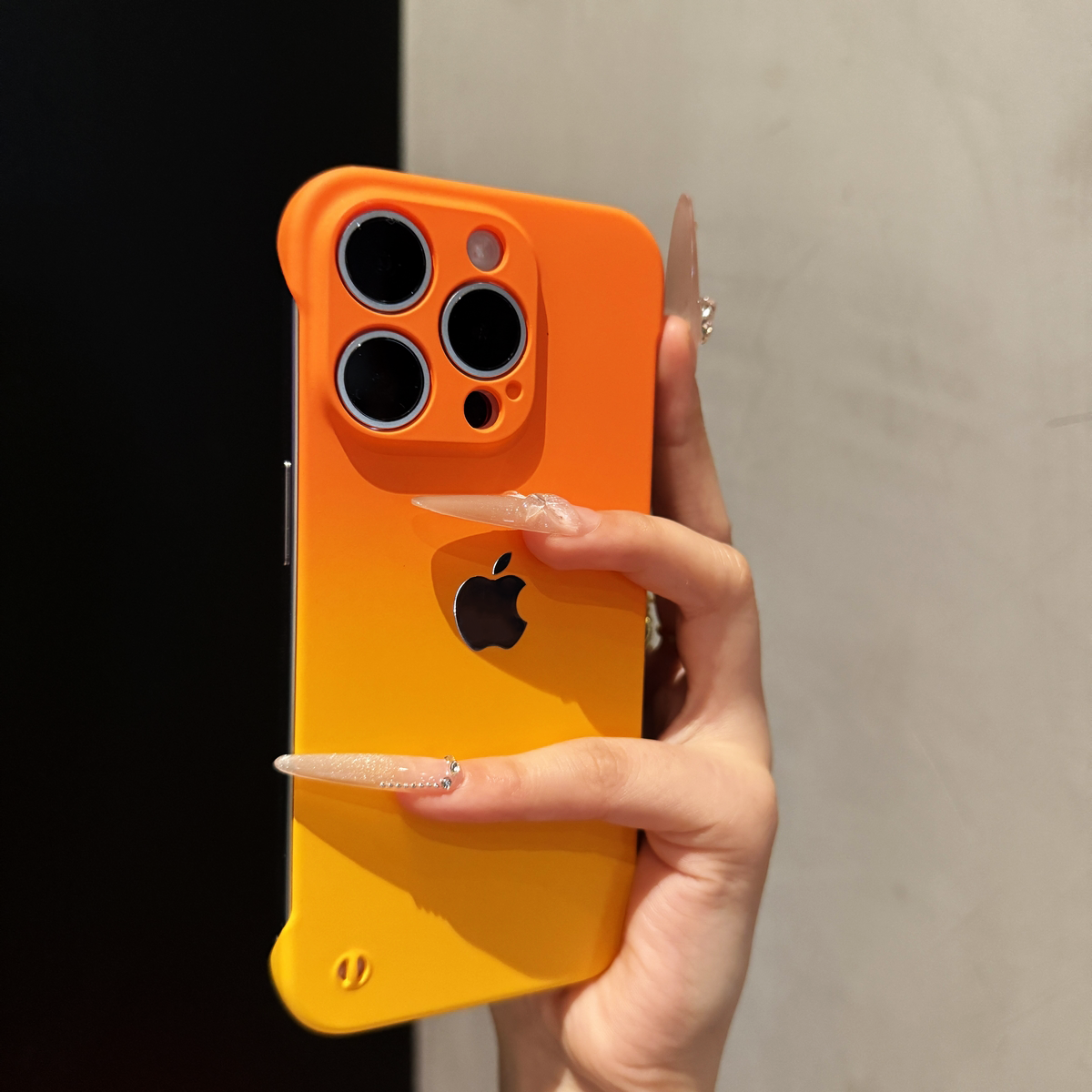 散热渐变无边框手机壳适用苹果16promax双色iPhone15网红14简约13