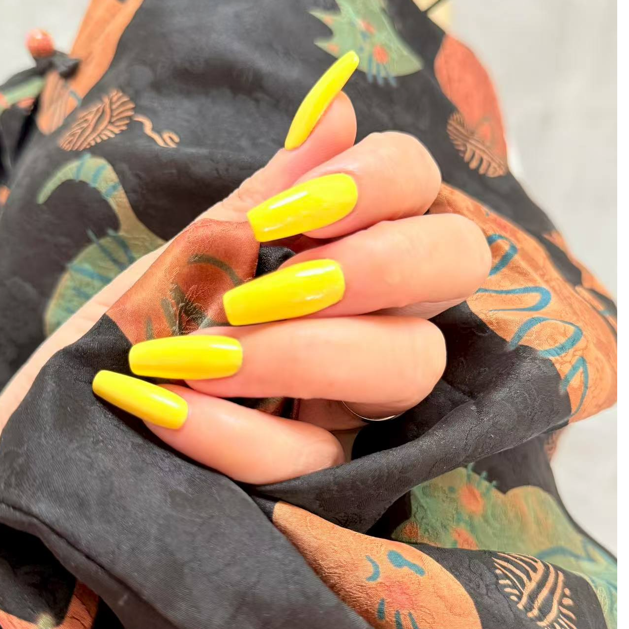 夏日纯色超级显白2025手工白色指甲油持久新款黄色美甲光疗甲油胶