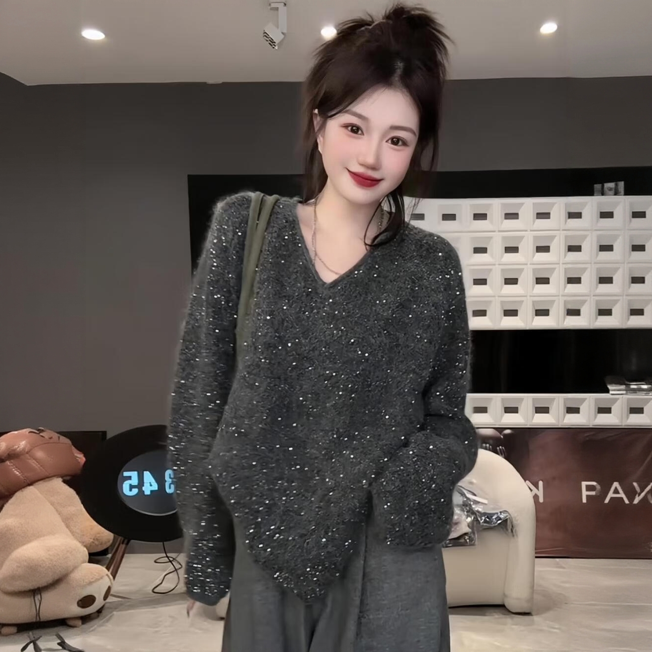 高级感v领重工细闪亮片毛衣女2025年秋冬新款洋气时髦百搭针织衫