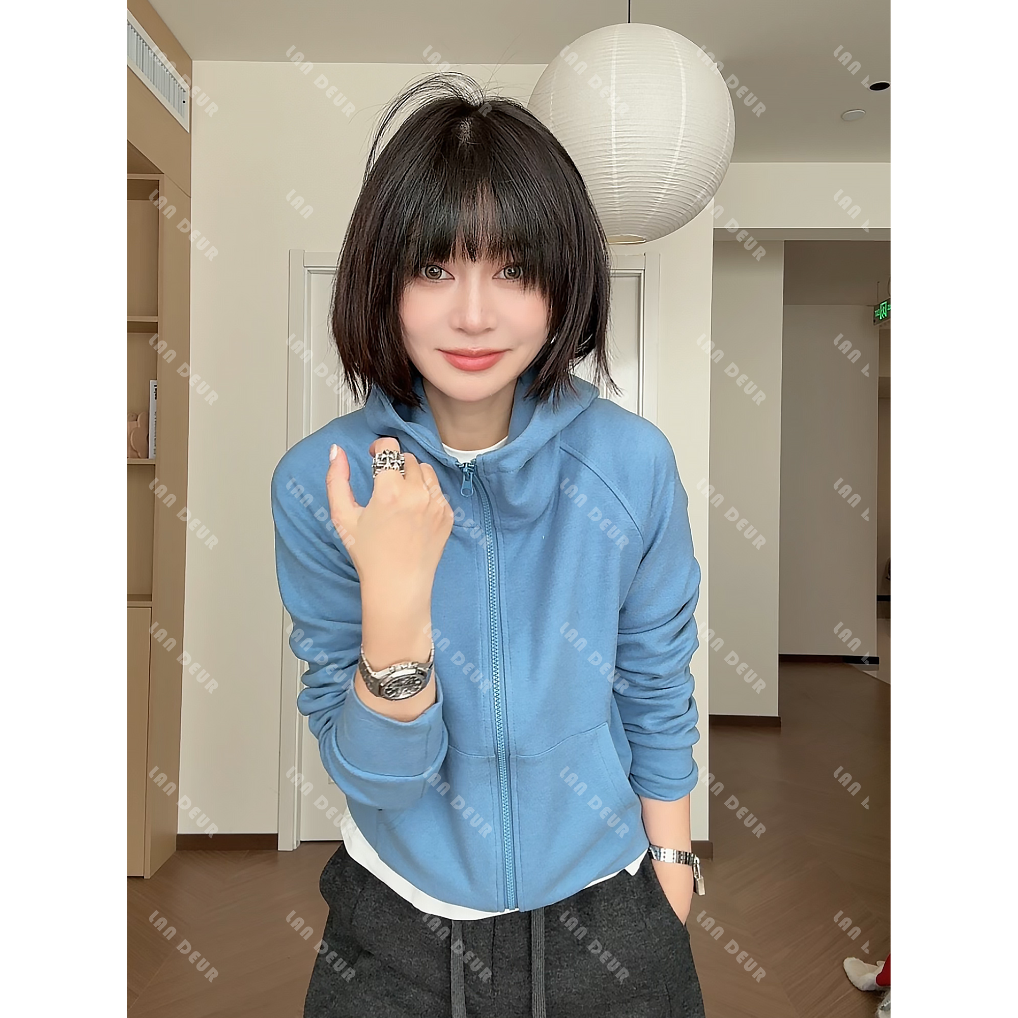 JIUJIU【雪天织梦】百搭气质极简风连帽厚款短款休闲卫衣女