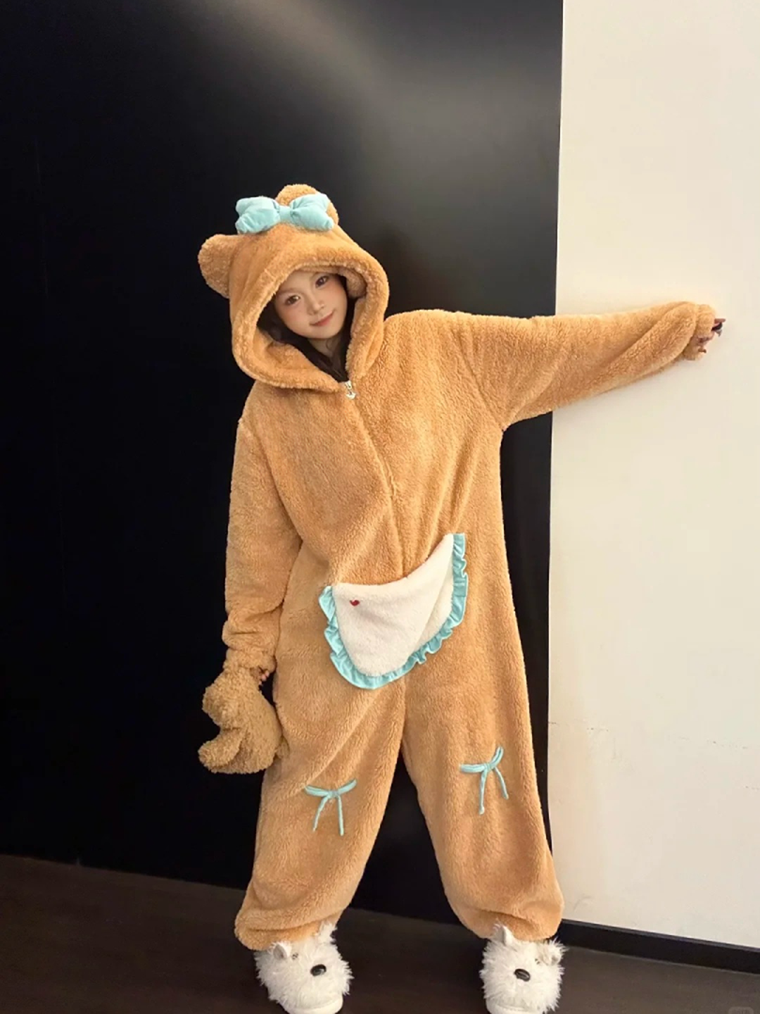 可爱少女卡通黄油小熊珊瑚绒连体睡衣女冬款加绒加厚家居服连体衣