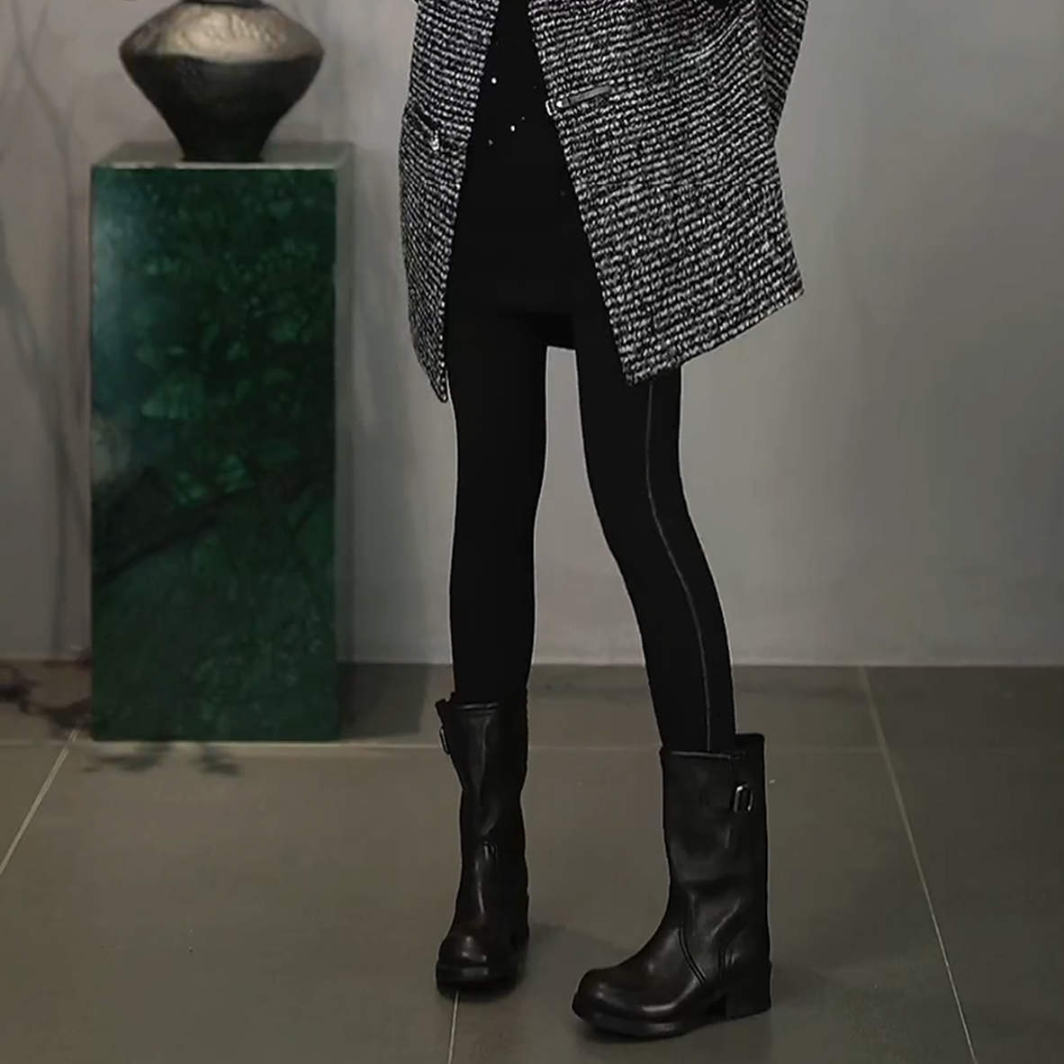 溶溶【蜜桃臀小黑裤】RONGRONG无束缚加绒收腹显瘦高弹小脚裤24665