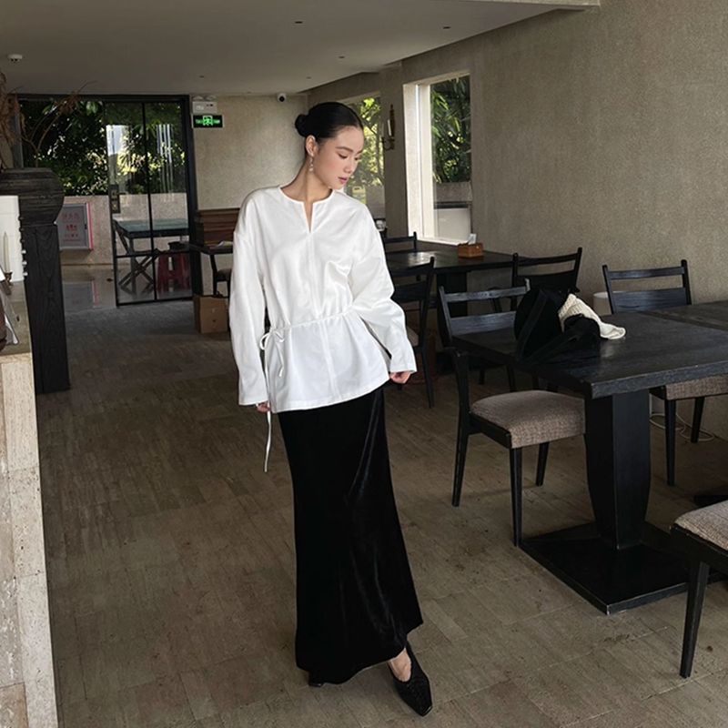 复古黑色金丝绒半身裙女2025新款秋冬加绒加厚松紧腰半裙直筒裙女