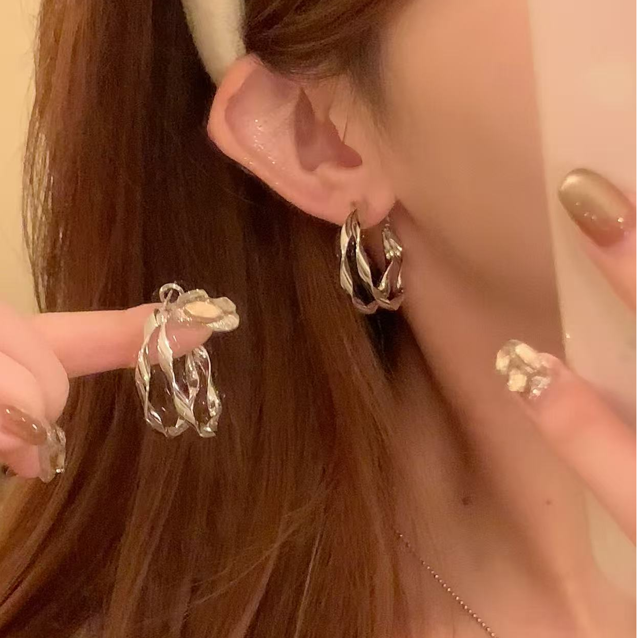 铜合金耳饰 秋冬韩系轻奢扭纹双环耳圈女设计感气质百搭耳环耳饰