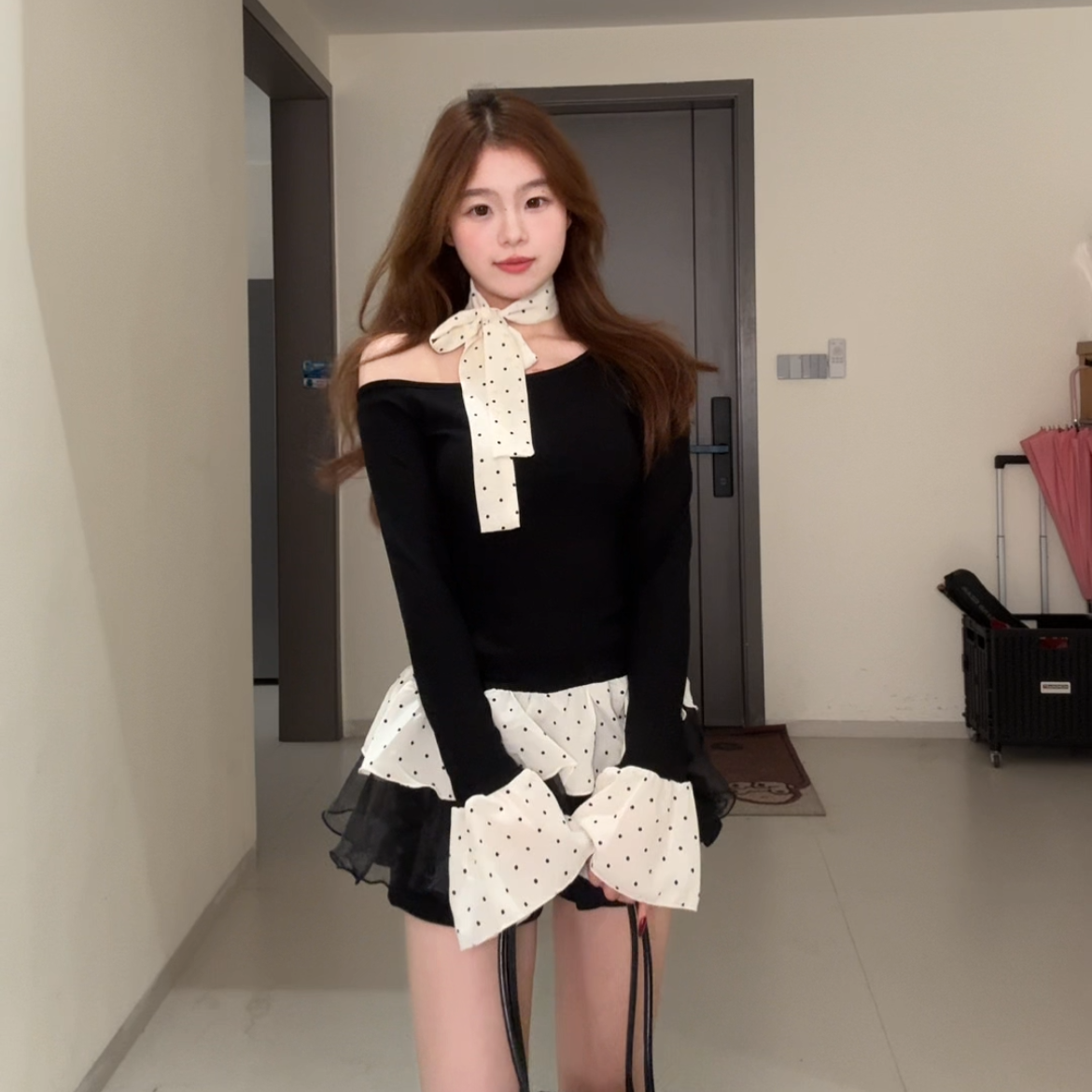 荷叶边网纱拼接波点长袖t恤女春季辣妹纯欲斜领露肩修身短款上衣