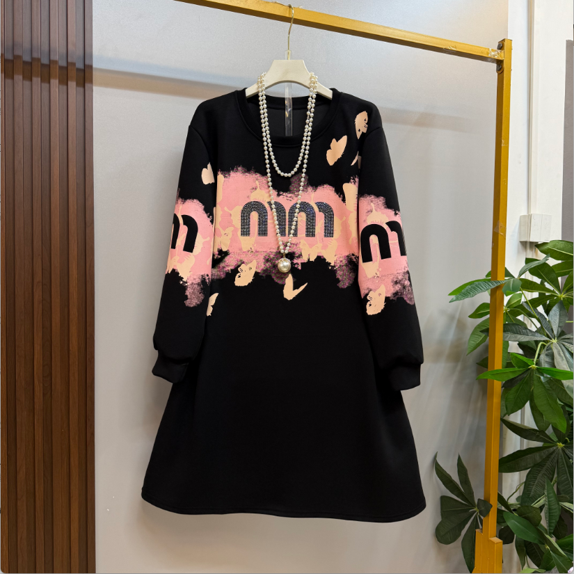 早秋新款胖mm时尚减龄韩版宽松百搭休闲遮肉舒适圆领大码卫衣裙