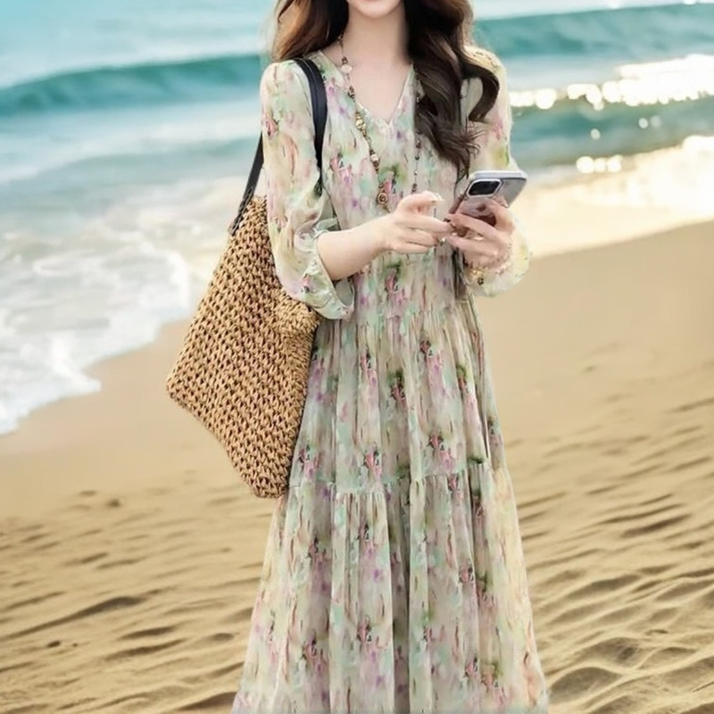 夏季时尚贵气法式V领显瘦色碎花气质连衣裙纯欲纯欲出游服装女