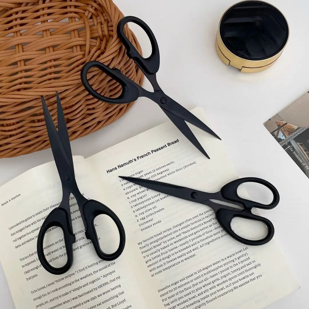 高级纯黑色剪刀新款不锈钢办公文具剪纸剪线头手工家用半圆手柄