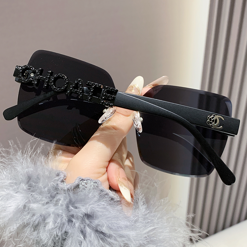 【双十一好物】墨镜女款2025新款防紫外线太阳镜爆款遮阳高级感眼镜