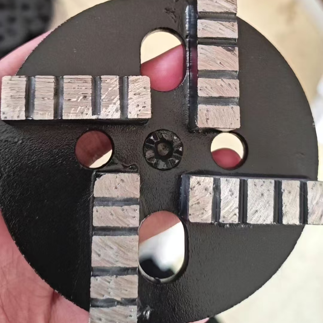 针对C35强度地面  撒石彩石金刚砂 超锋利刀头