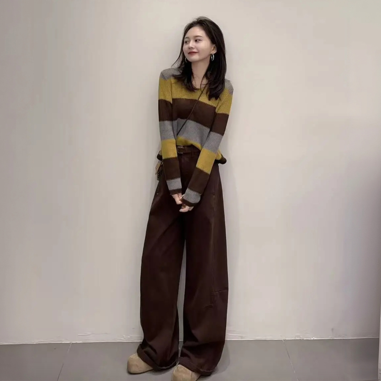 网红洋气炸街套装女2025秋冬新款复古条纹长袖针织衫+高腰阔腿裤