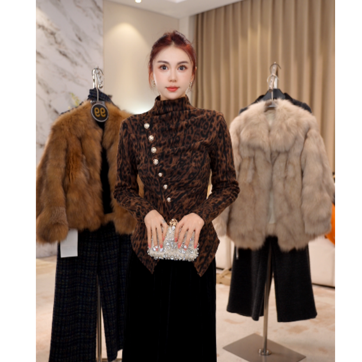 G7260冬季2025新款设计豹纹斜排扣开叉显瘦时尚半高领上衣