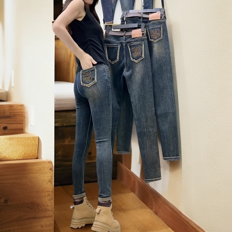 2025秋季新款修身窄版直筒小脚牛仔裤大码百搭复古刺绣九分铅笔裤