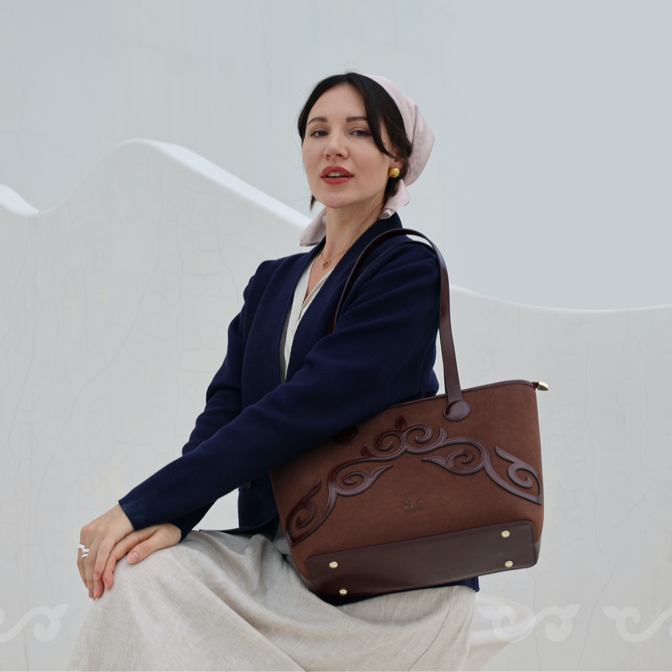 鹿皮绒 高级感PU 托特包 哈萨克OYU唯美百搭刺绣