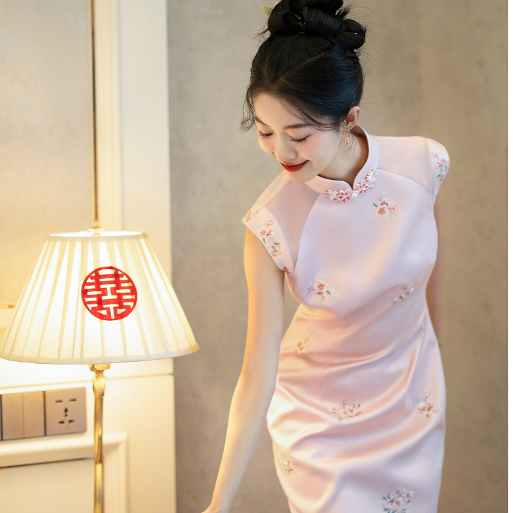 【桃染】粉色旗袍2025新款改良年轻款显瘦少女订婚礼服礼裙