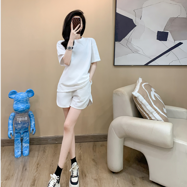 火龙果色运动套装女夏2025新款设计感露背t恤短裤时尚休闲两件套