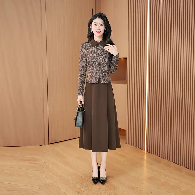 广州十三行女装爆款连衣裙2025春季新款今年流行小香风妈妈假两件