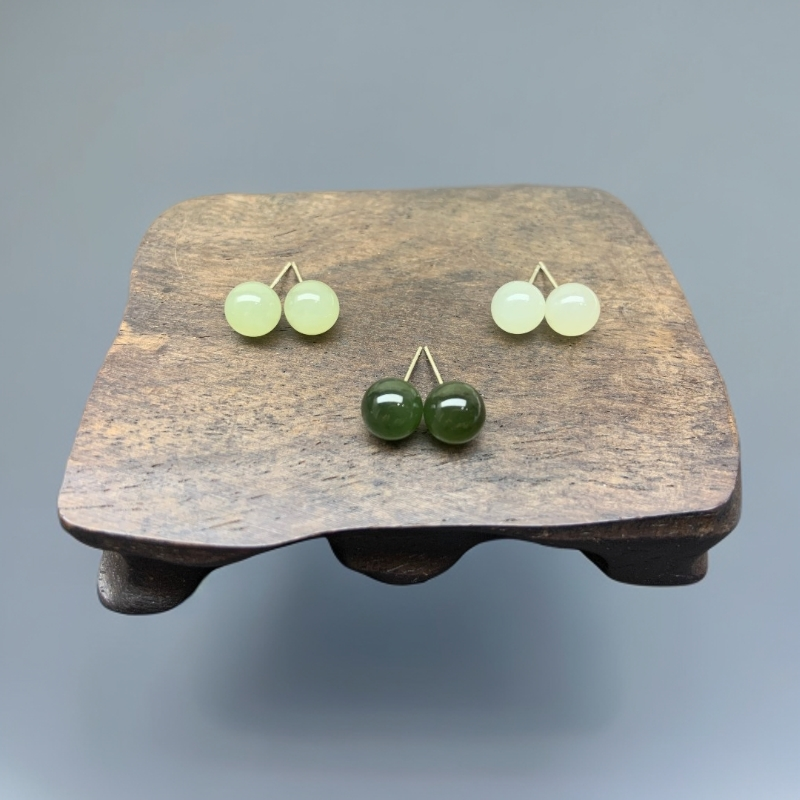 和田玉晴水耳钉S925纯银圆珠经典款(多样性发) 珠径8mm