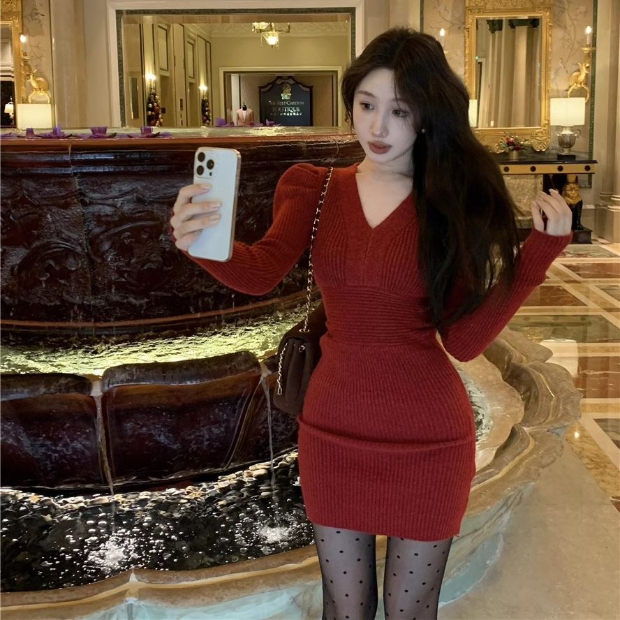 御姐高级气质连衣裙女秋季新款小香风绝美裙子今年流行别致针织裙